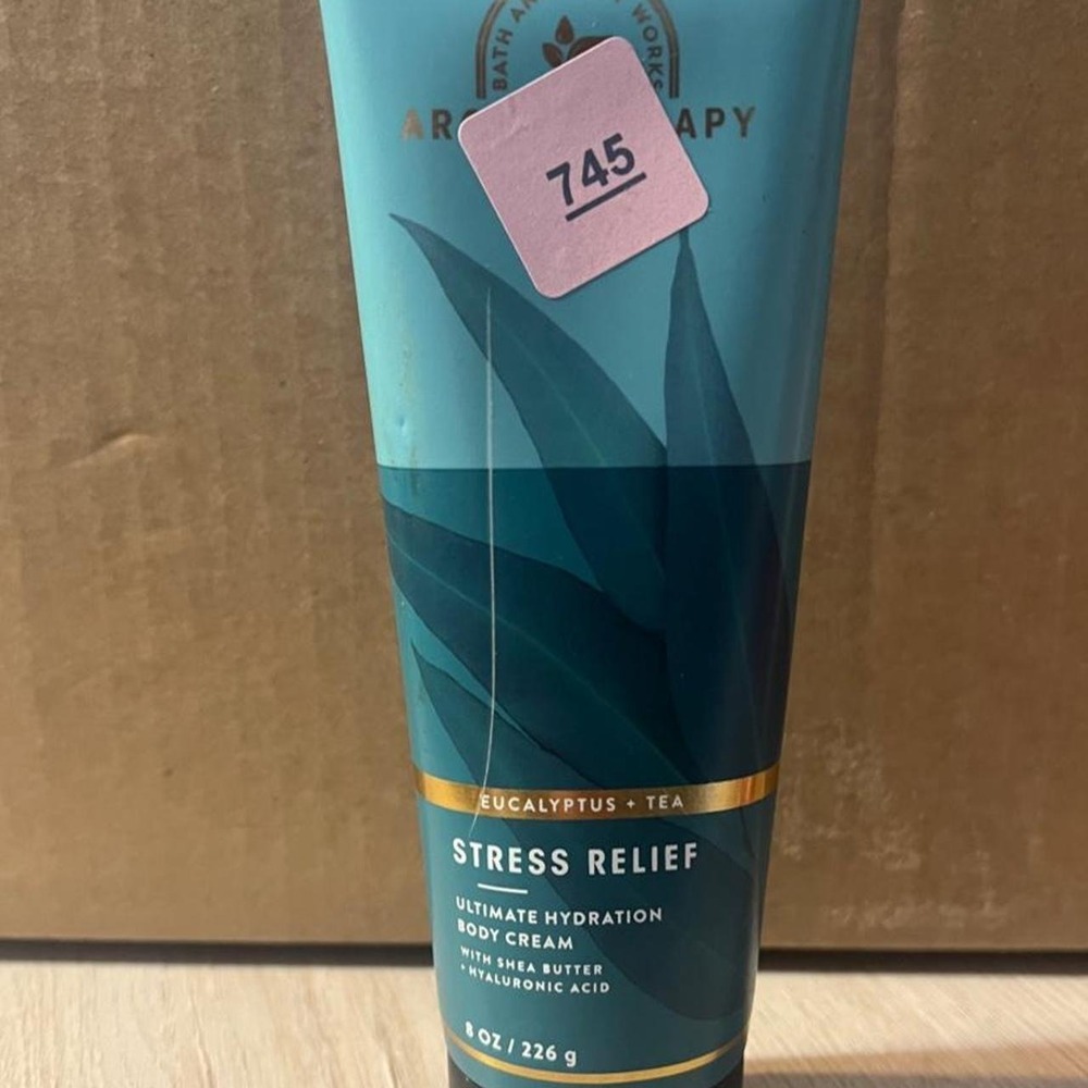 Bath and Body Works Aromatherapy Eucalyptus Tea Stress Relief Body Cream 8oz NEW
